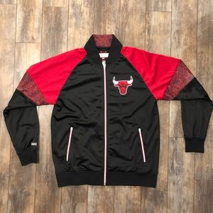 ⚫️🔴 Chicago Bulls Court Vision Track Jacket